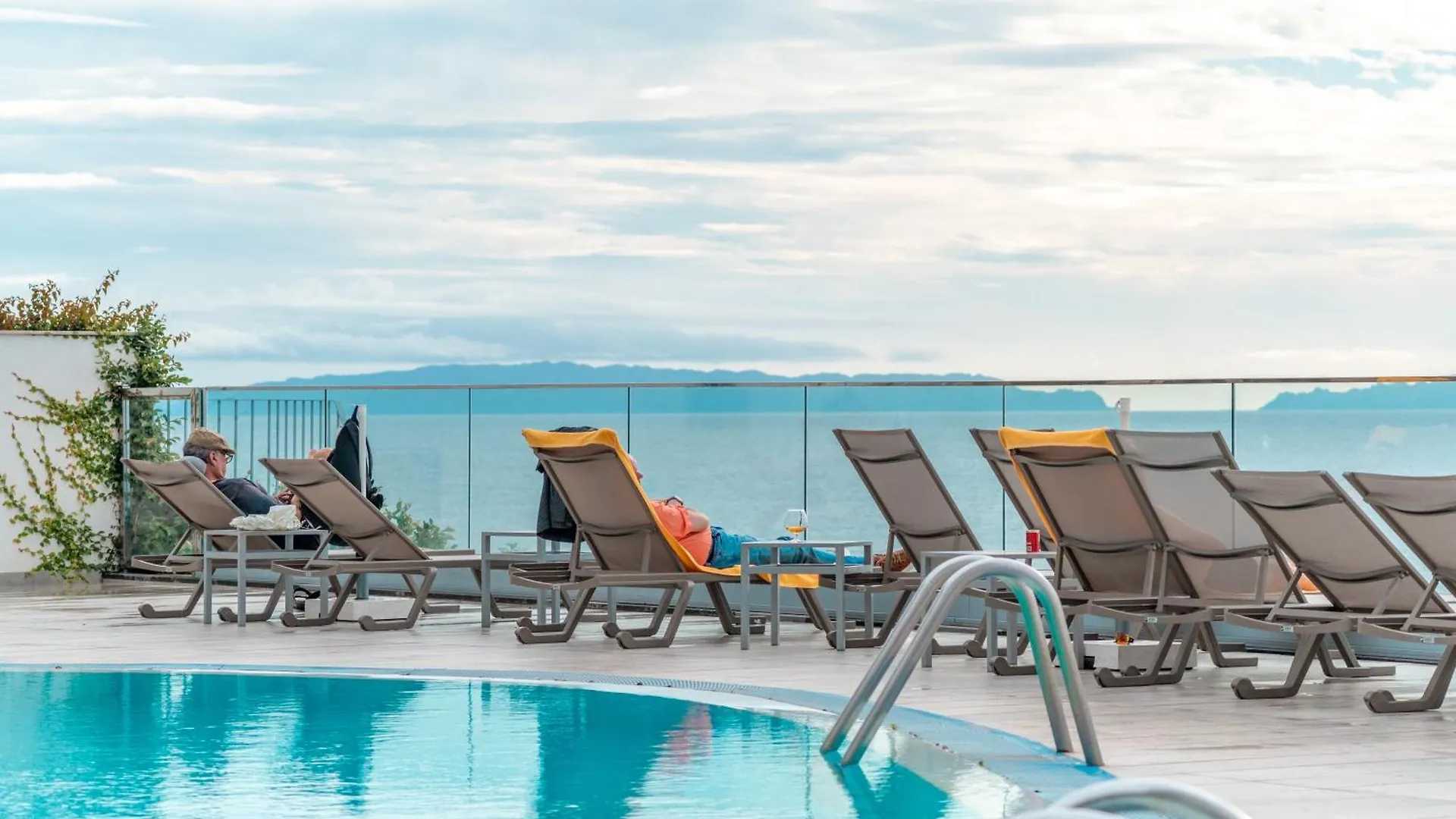 Duas Torres View Apartment Φουνκάλ
